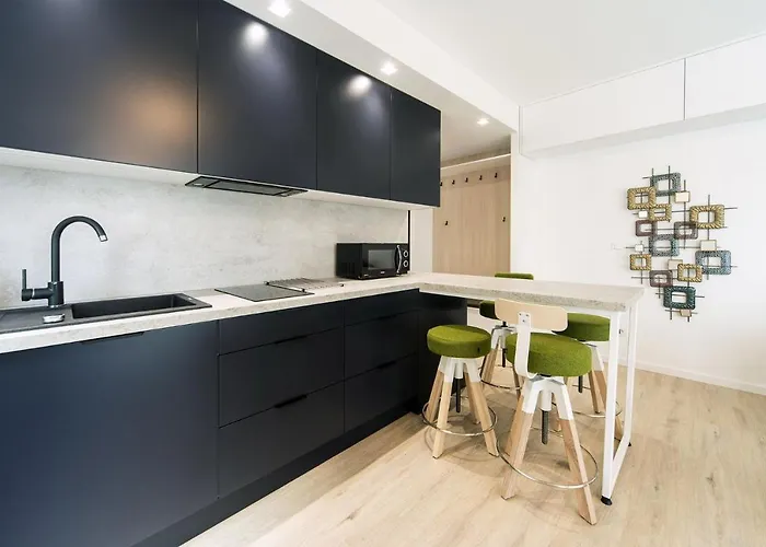 Invest Szklarska 800 B4 *