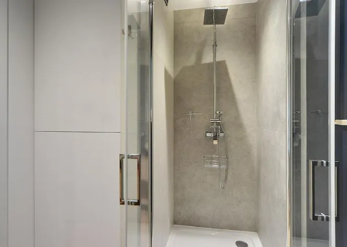 Invest Szklarska 800 B4