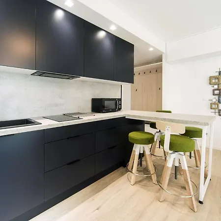 Invest Szklarska 800 B4 *